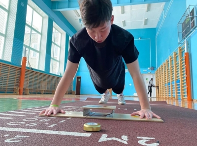 Школьники сдают ГТО